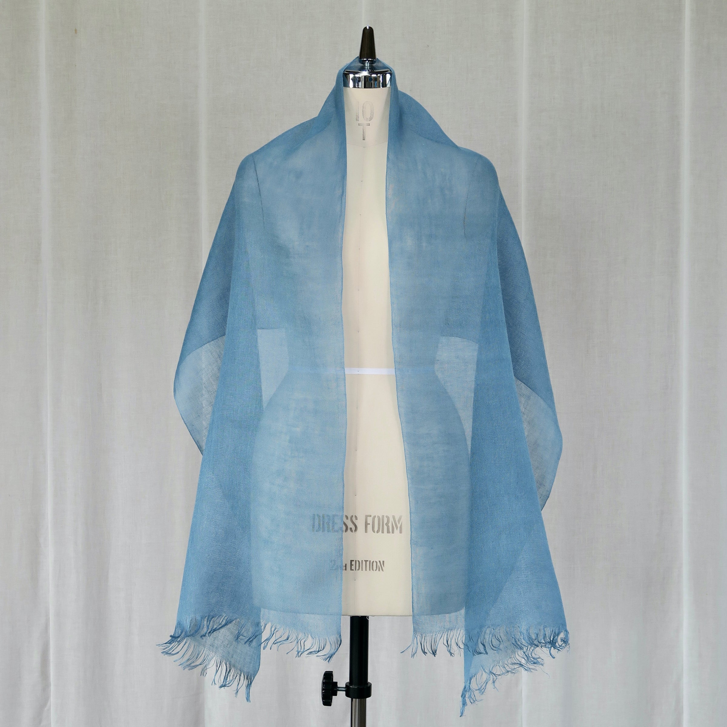 正藍染シングルガーゼマルチ藍布(空雲) 完売しました❗️藍染めストール コットン ダブルガーゼ 無地